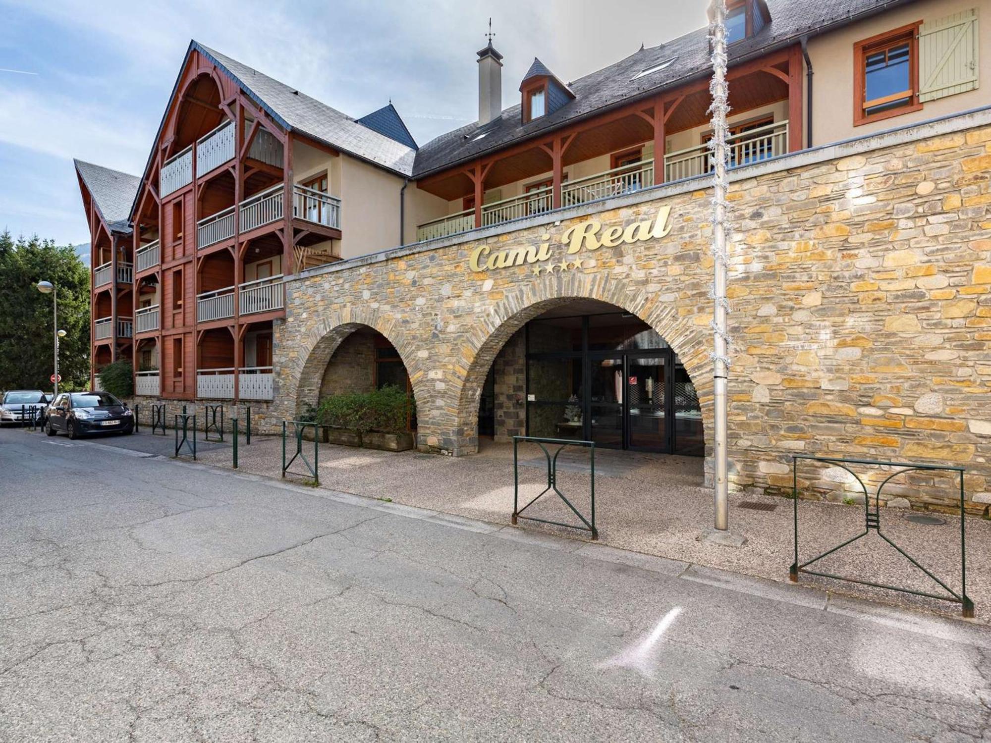 Appartement De 70 M² Au Centre-Ville Avec Piscine, Hammam, Sauna Et Balcon Bien Expose - Fr-1-296-392 Saint-Lary-Soulan Exteriör bild